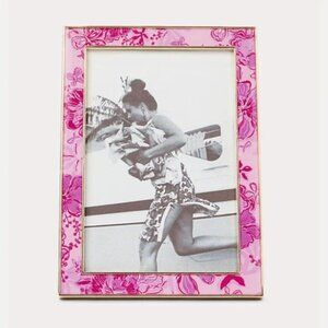 Lilly Pulitzer Picture Frame – NWT – “Parigi Pink Supporting Squad” Print (4x6)
